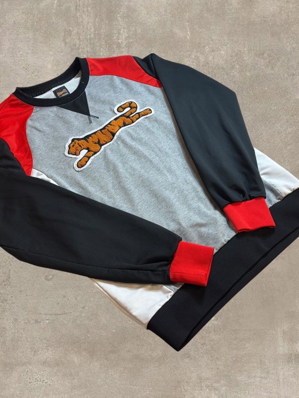 Le Tigre Mens Medium Grey Red Black Colorblock Tiger Crewneck Sweatshirt